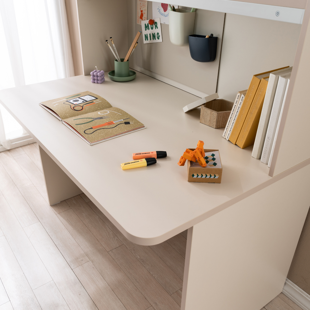 Ronan Desk