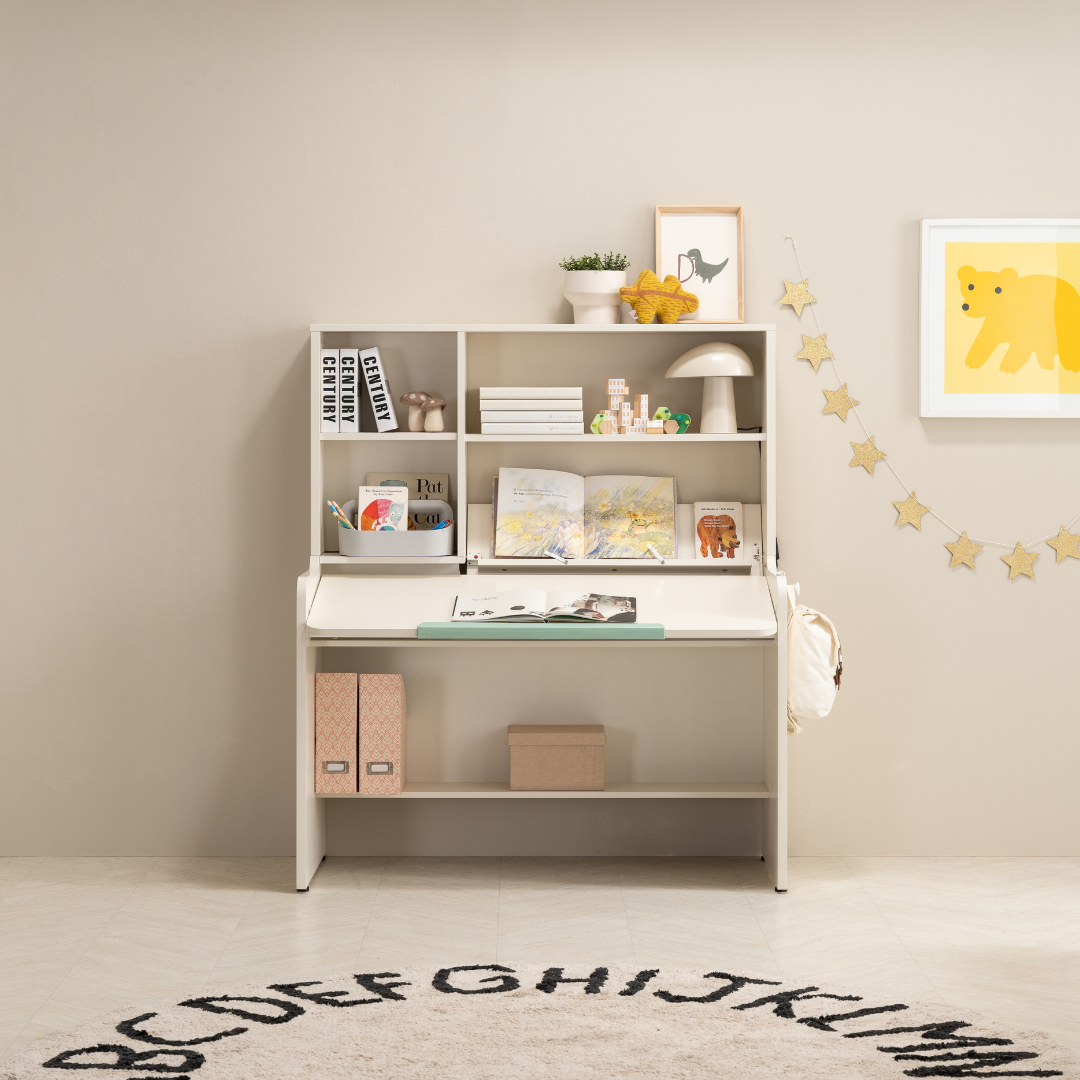 Comme Junior Adjustable desk with upper shelf